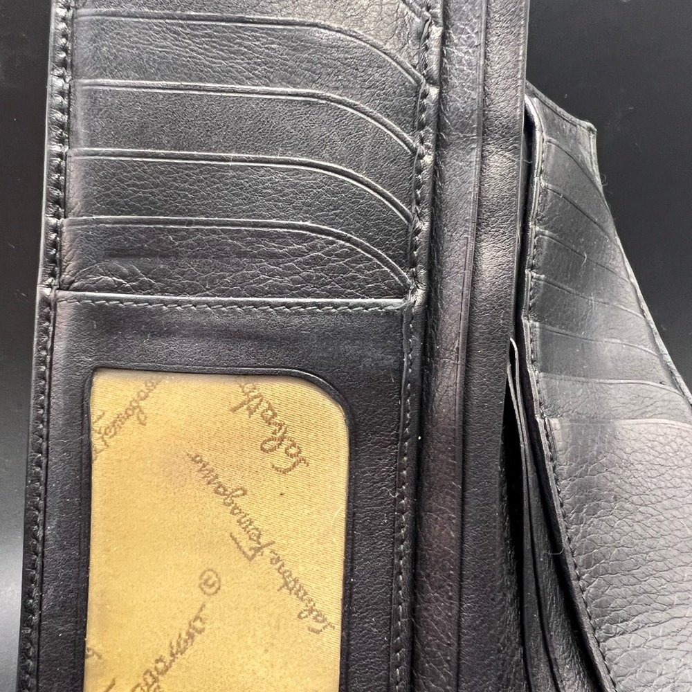 Salvatore Ferragamo Wallet Purse Ganchini Black Woman Authentic
Used - Picture 4 of 12